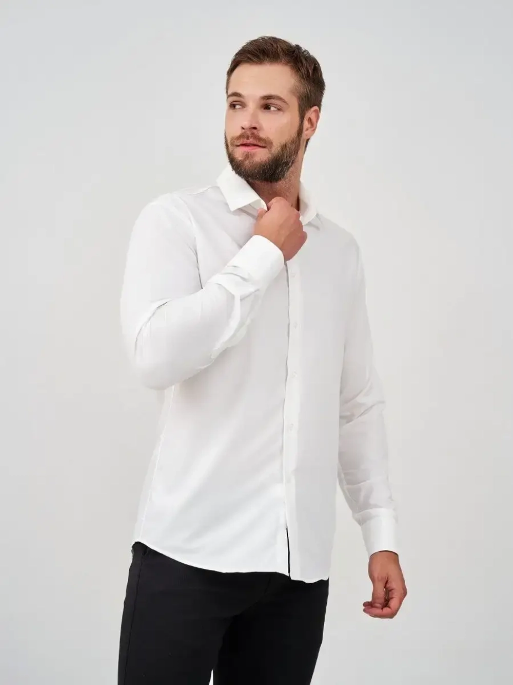Рубашка классическая с длинным рукавом приталенная
