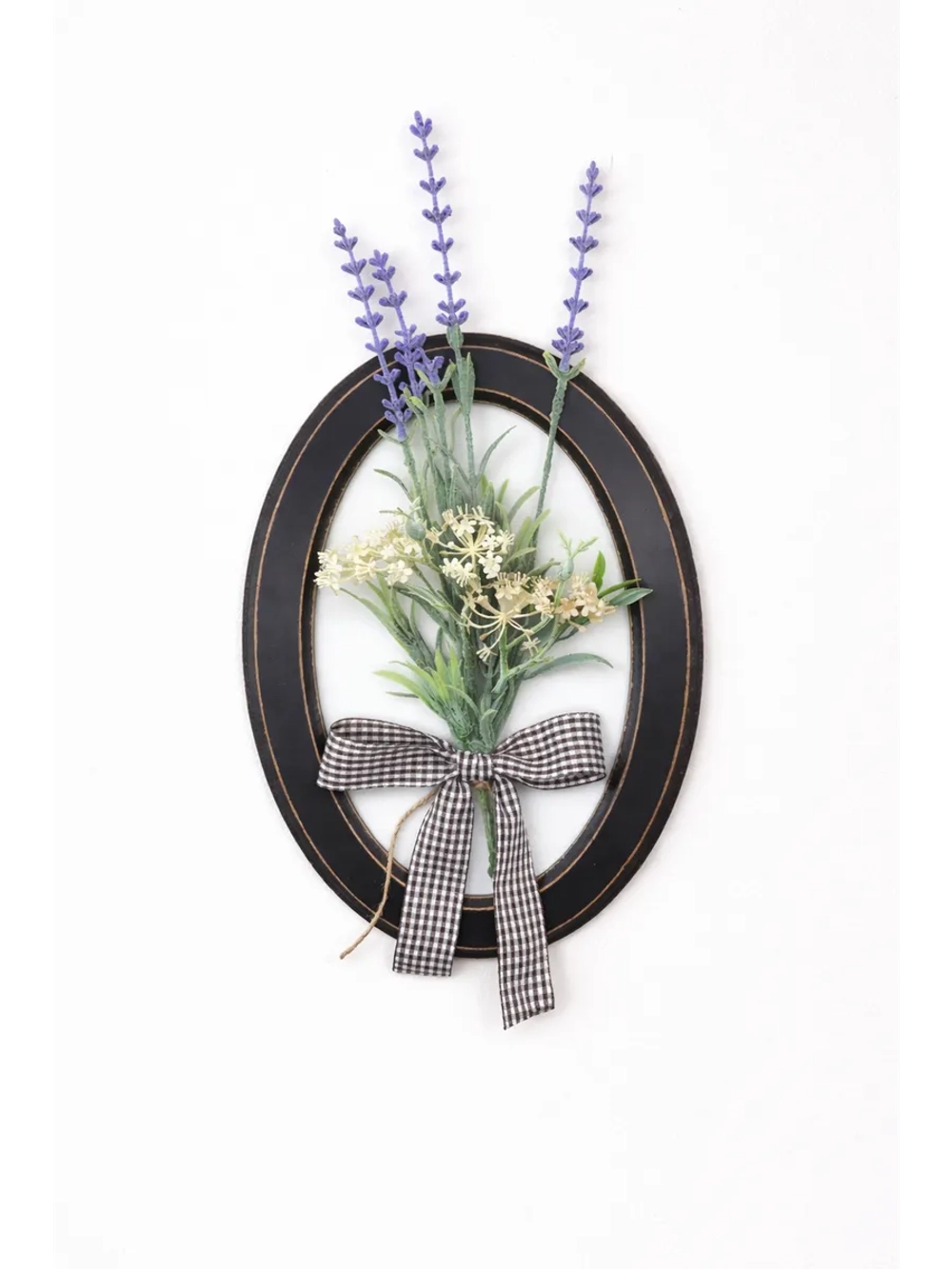 Декоративное панно с лавандой в овальной раме