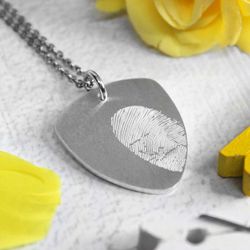 Серебряная подвеска медиатор с гравировкой отпечатка пальца на заказ