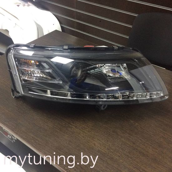 Передние фары Audi A6 C6 tru drl xenon D2S black