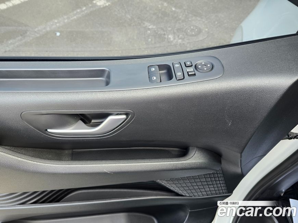 Hyundai Staria Cargo 3-х местный (11.2023)