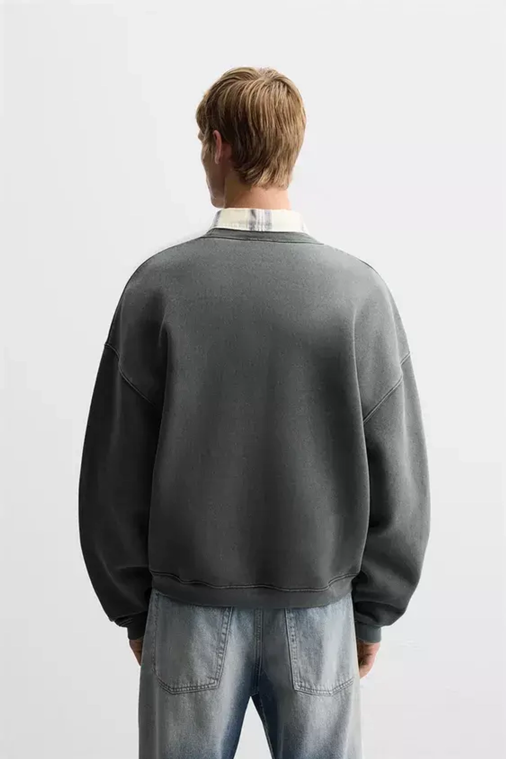 ZARA ТОЛСТОВКА С ЭФФЕКТОМ ПОТЕРТОСТИ, СЕРОВАТЫЙ