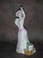 Статуэтка. Фарфор. Дама Счастливого пути. Royal Doulton. Англия