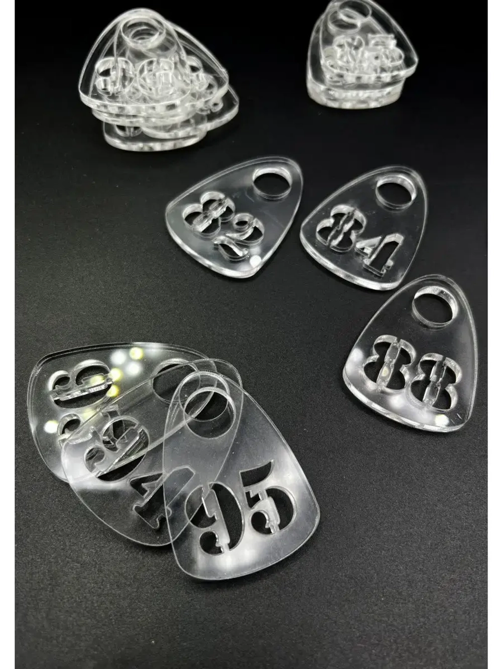 Номерки для гардероба прорезные