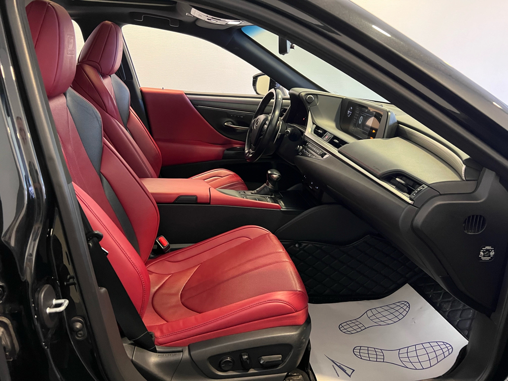 Lexus ES250, 2020 год