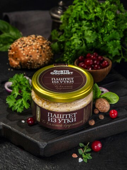 Паштет из печени фермерской утки с брусникой 180г