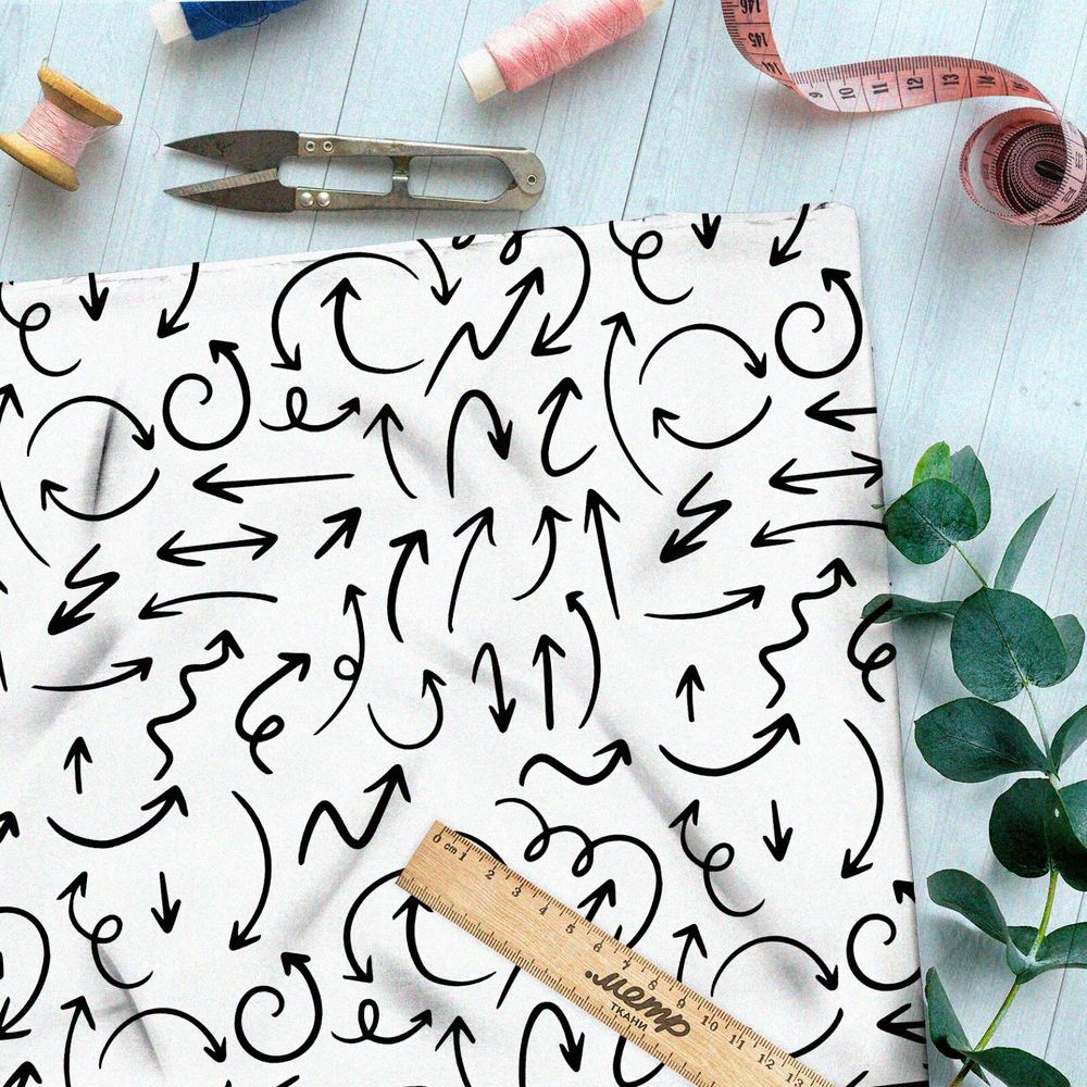 Ткань футер 2-х нитка чёрные стрелки на бежевом фоне