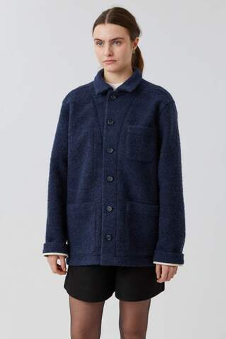 Верхняя мужская рубашка с карманами из синего букле