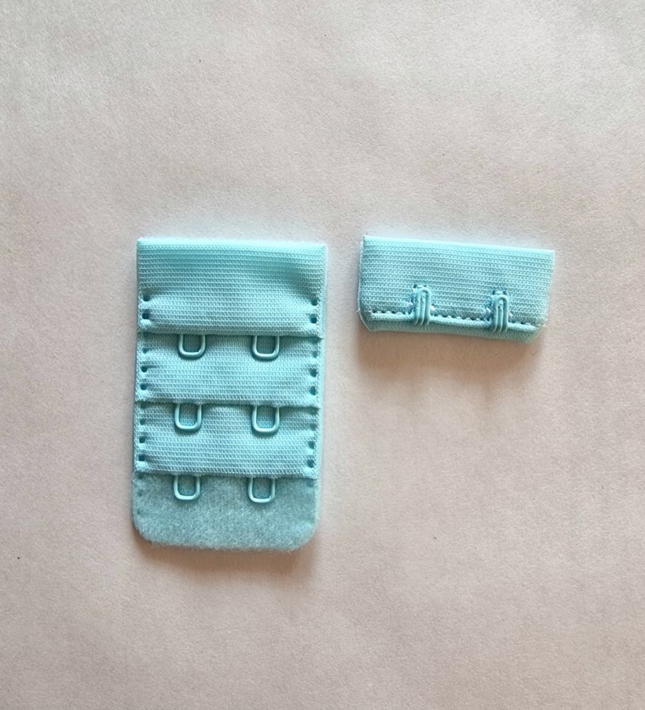 Застёжка тканевая ментол на 2 крючка 3,2*5,3 см (Pantone 13-5306 TPX)