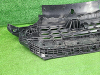 Кронштейн решетки радиатора Audi Q6 (2022-н.в.)