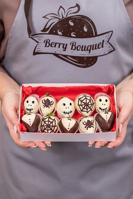 Набор клубники в шоколаде Ужасная компания