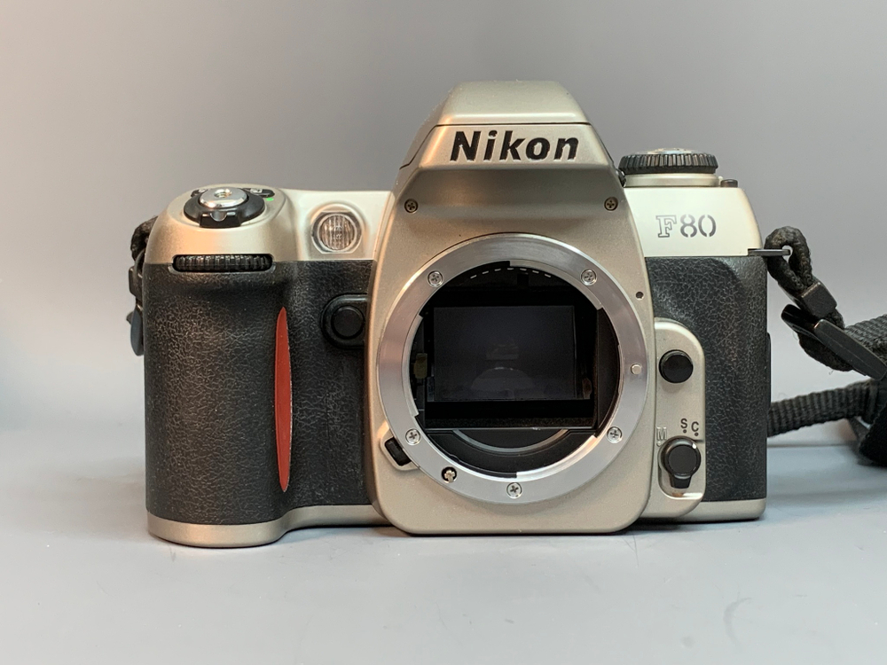 Nikon F80 не видит пленку