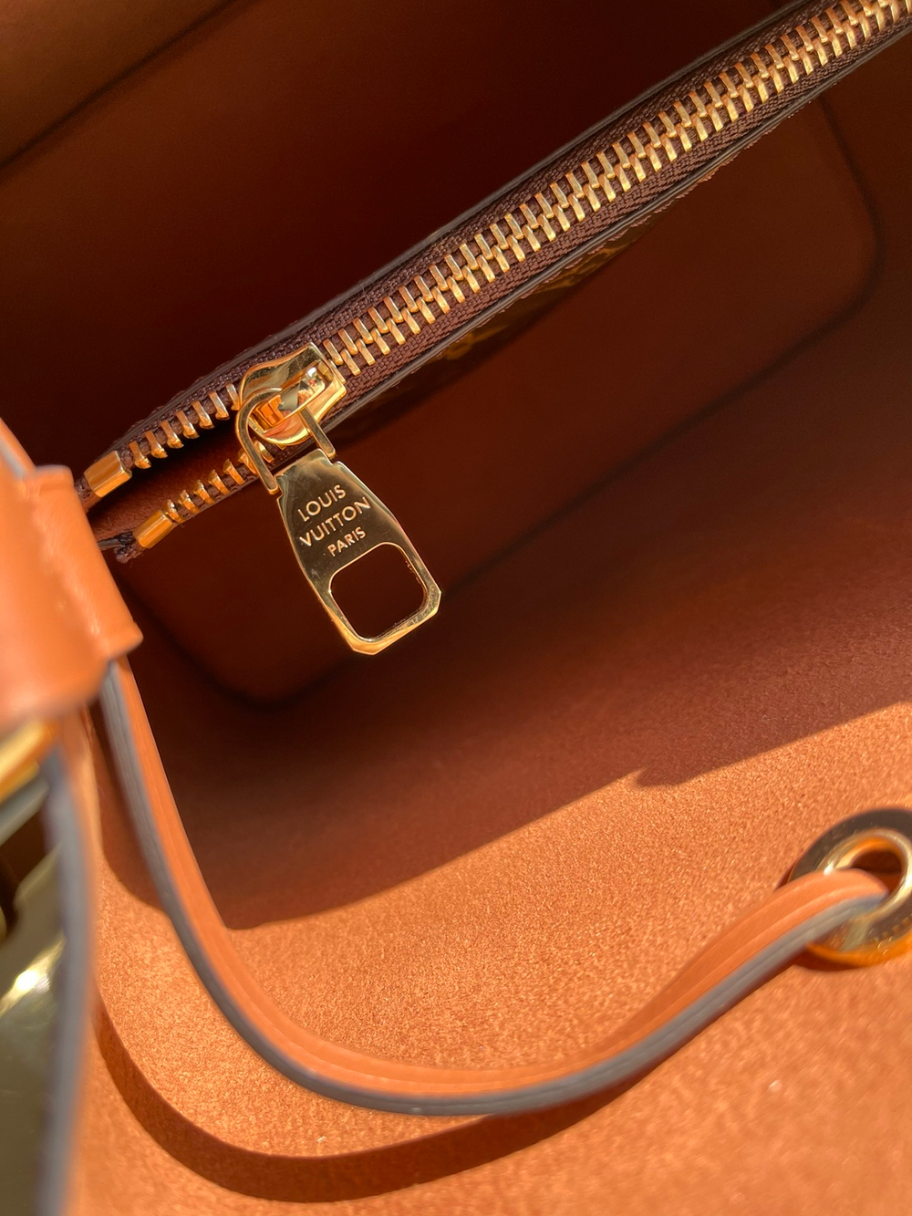 Louis Vuitton NeoNoe MM
