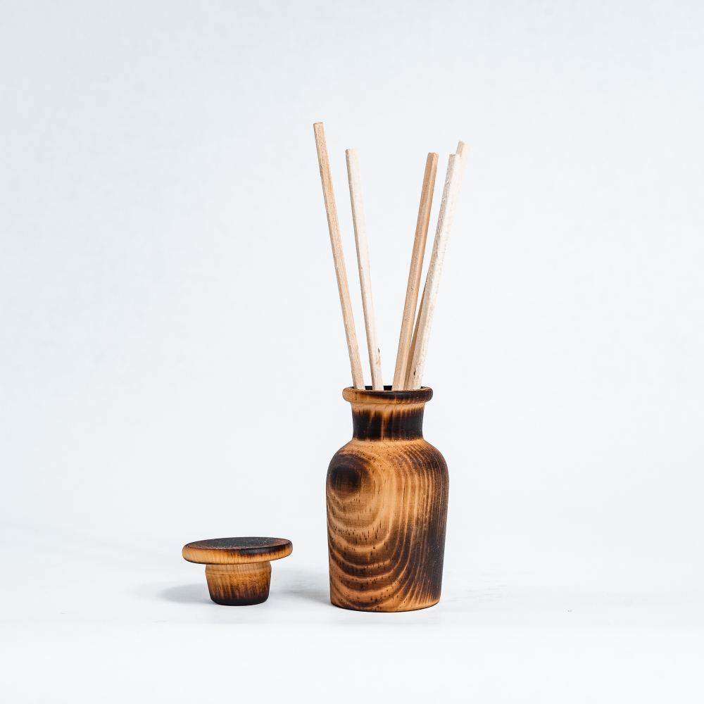 Деревянный аромадиффузор с кедровыми палочками DA3