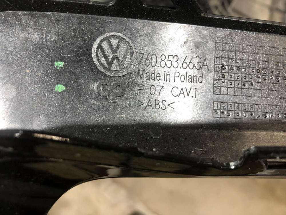 Решетка бампера левая R-Line VW Touareg 3 18-нв Б/У Оригинал 760853663A