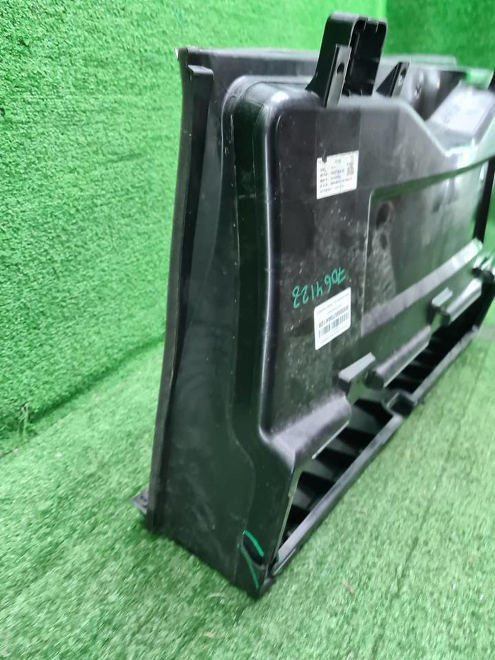 Воздуховод радиатора Zeekr 001 (2021-н.в.)