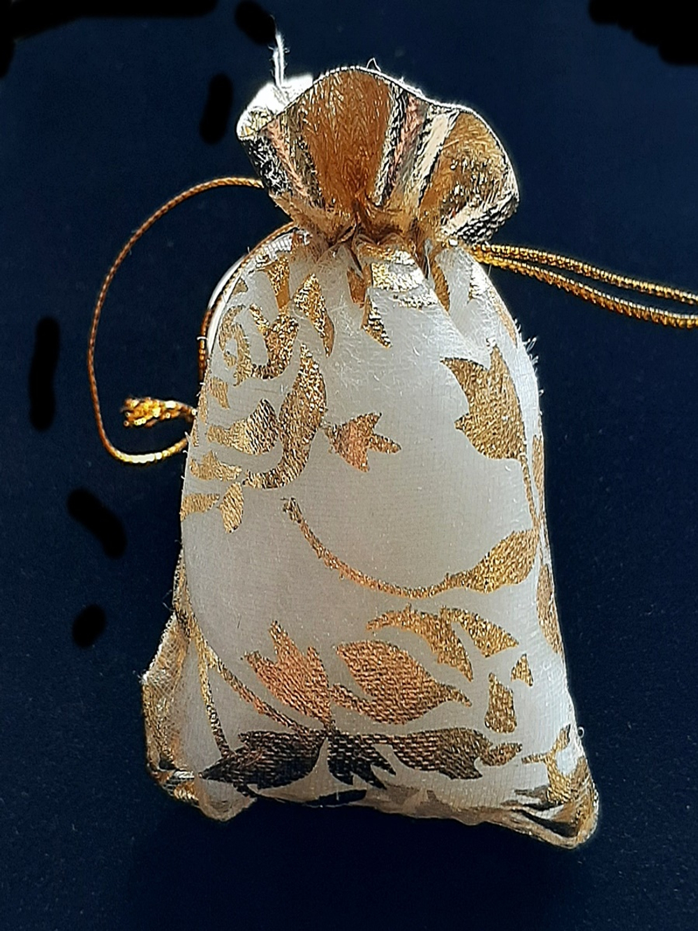 Мешочек органза с розами 7х9 см. Золотистый. 5 штук