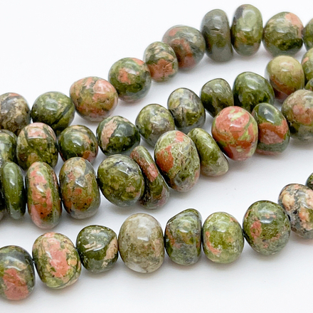 Унакит фриформ бусины, размер около 7-10 мм, цена за отрезок 19 см (1/2 нити)