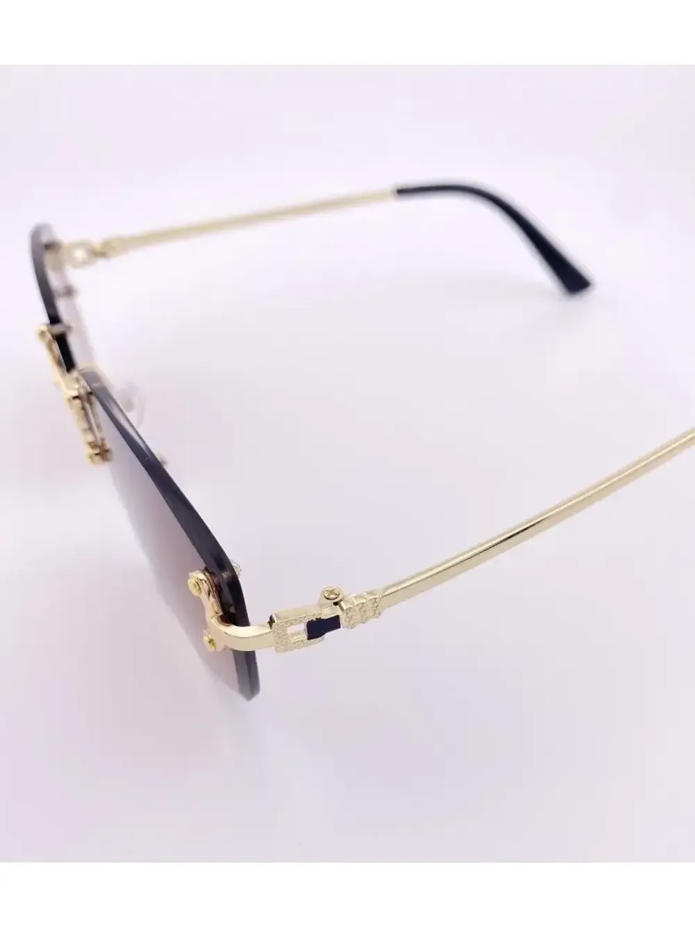 Очки солнцезащитные