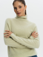 Свитер из тонкой шерсти