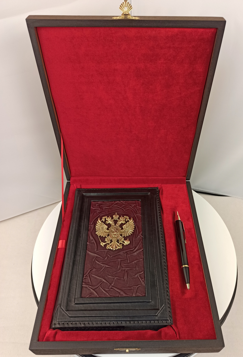 Набор "Ежедневник "Герб РФ" (триколор) из натуральной кожи со съемной обложкой и ручкой"
