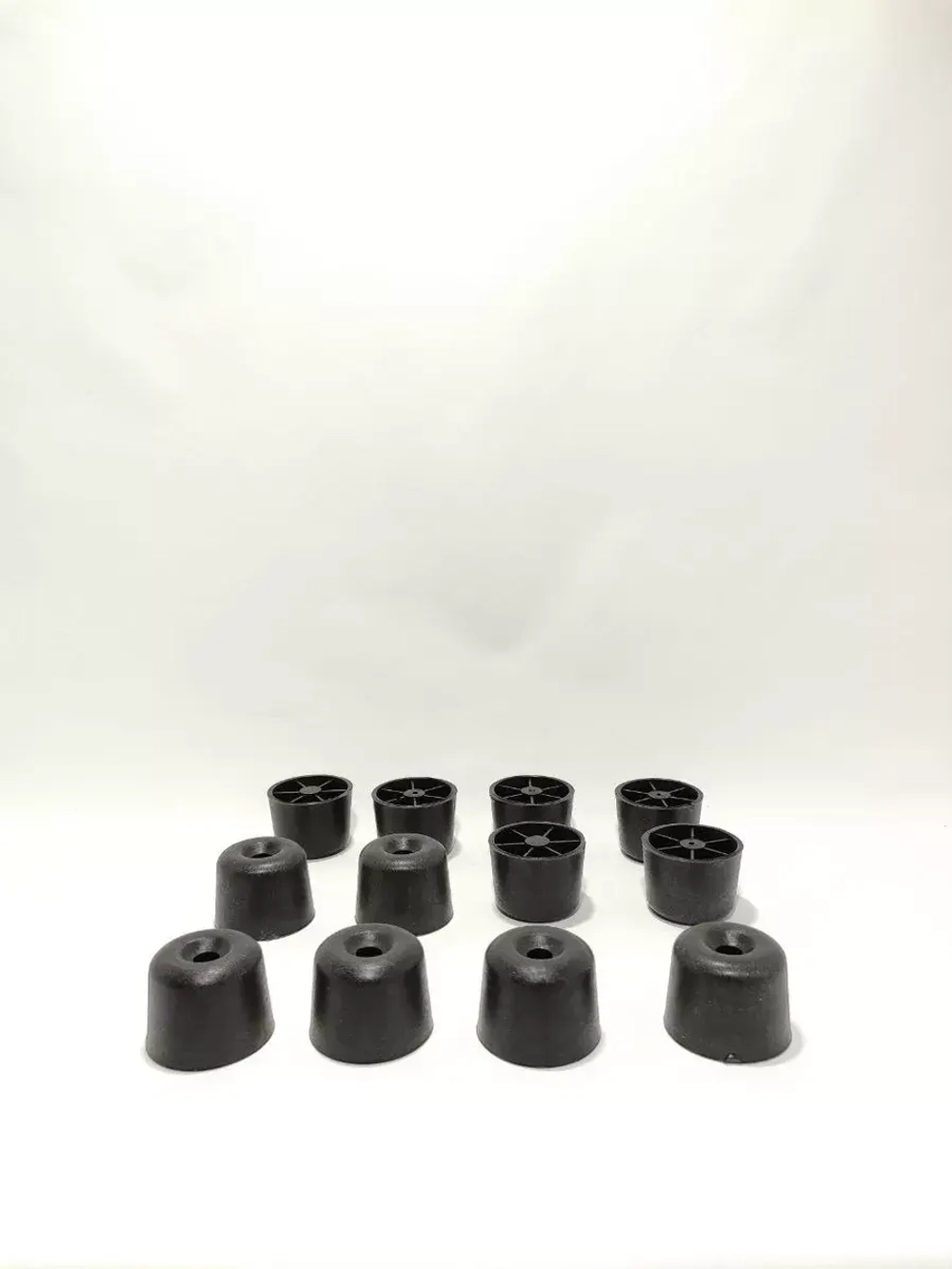 Мебельные ножки пластиковые для дивана шкафа и тумбочки