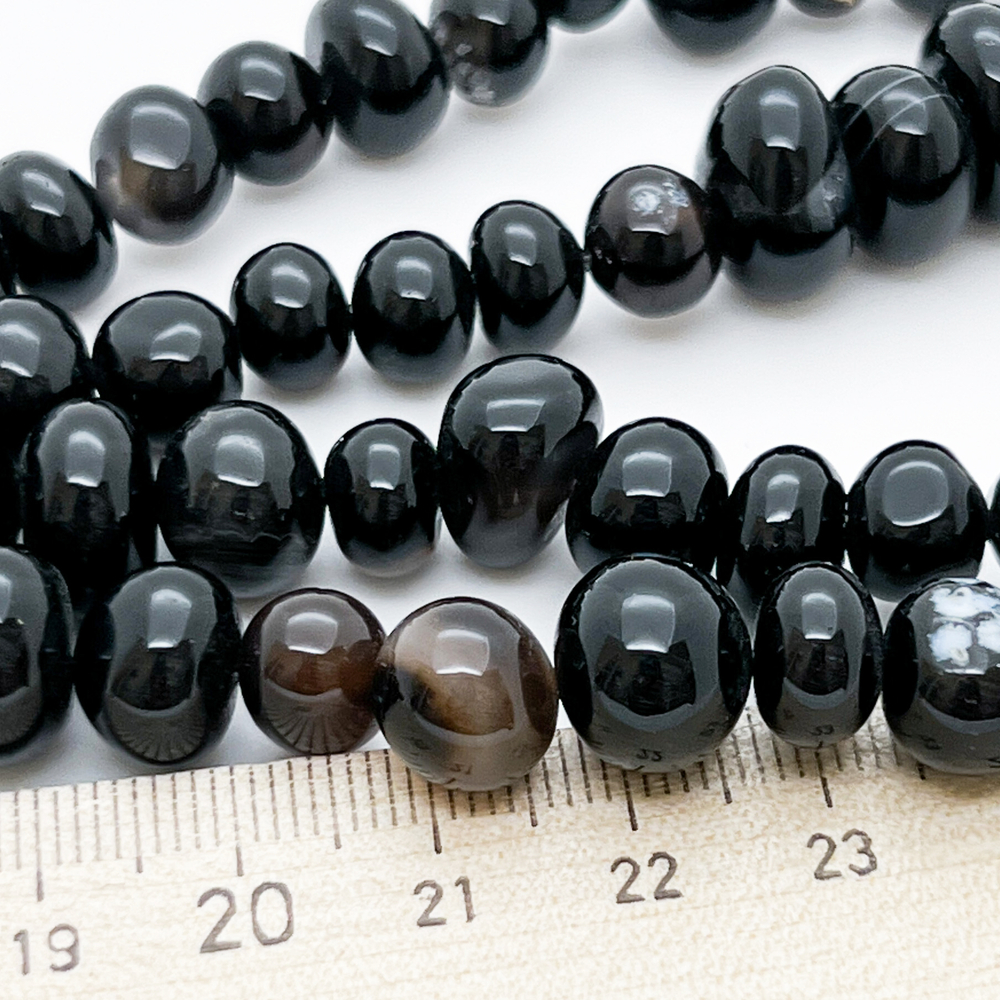 Агат тонированный черный фриформ, размер около 8-12 мм, цена за 24-25 шт (1/2 нити)