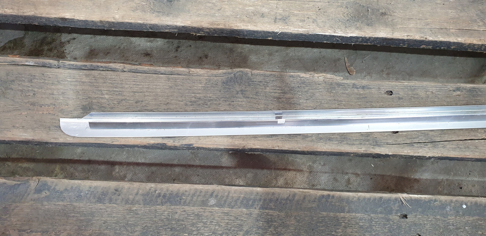 Накладка стекла заднего левого Mercedes GLC (X253) 15-нв Б/У Оригинал A2536700122