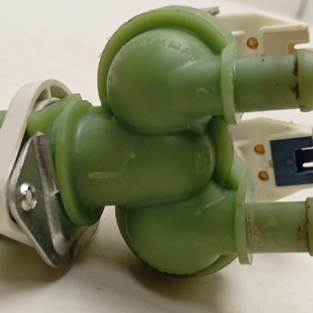 GSF41357TWC1 кт134 Клапан подачи воды для стиральной машины Candy 41027088 б/у