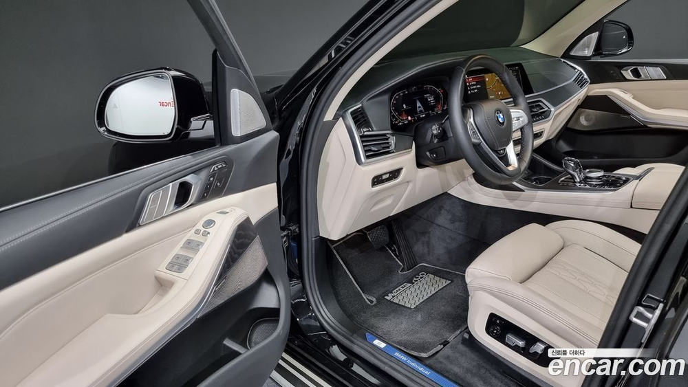 BMW X7 (G07) xDrive 40i Design Pure Excellence 7-и местный (01.2022)