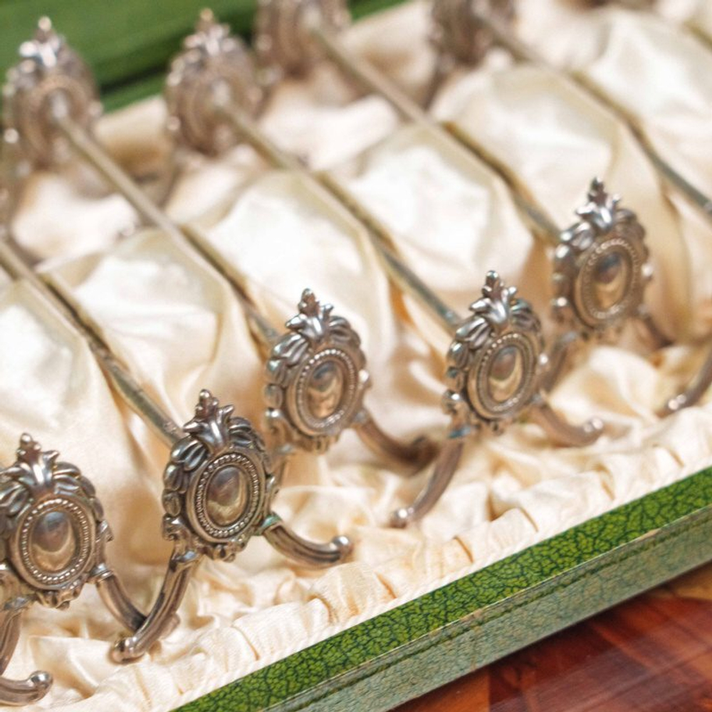 Набор подставок для ножей или столовых приборов