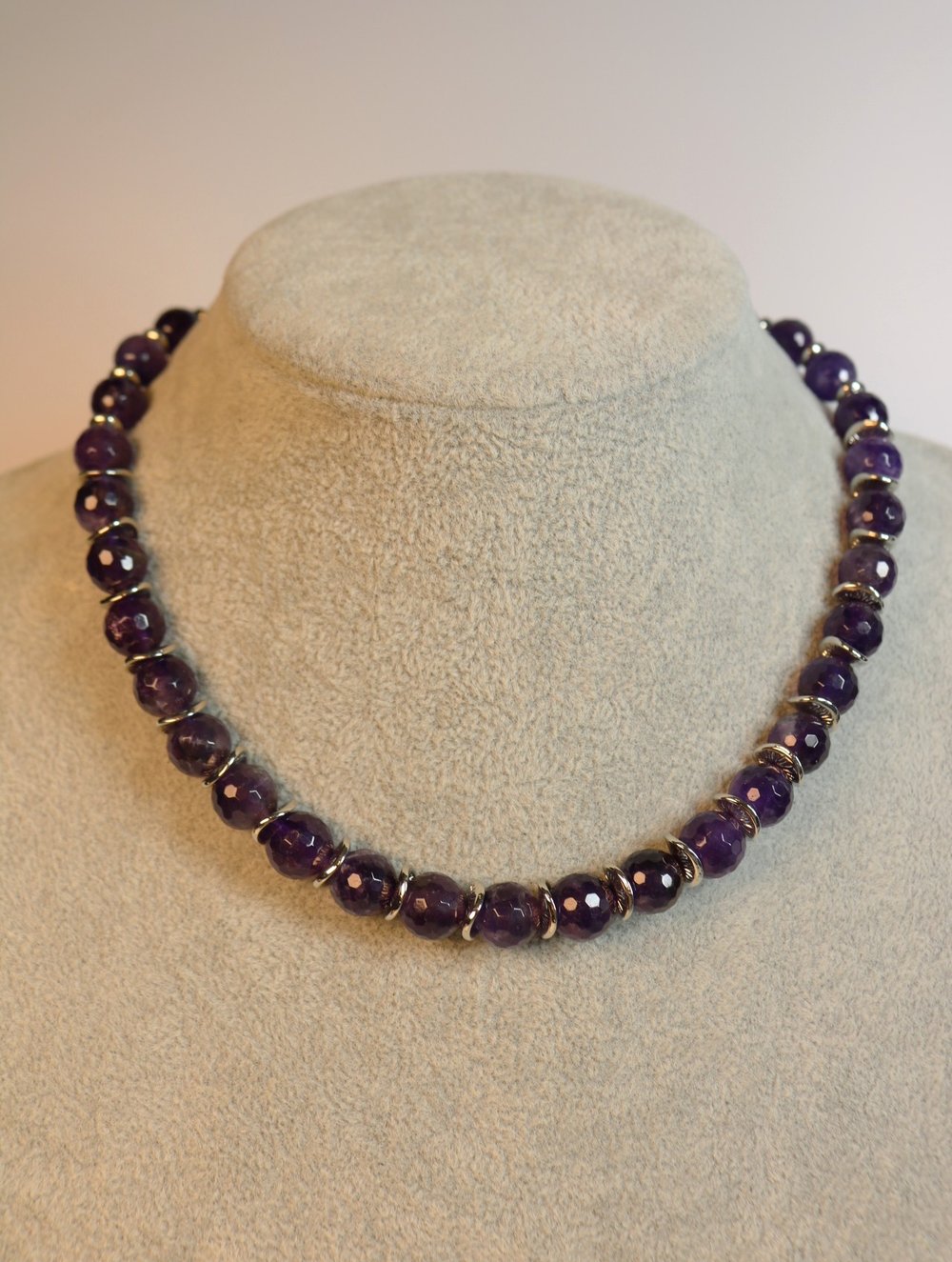 Чокер из аметиста "Фиолетовый фокус"