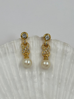 Серьги с «жемчугом» и кристаллами