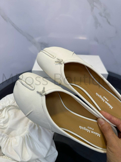 Женские балетки "таби" Maison Margiela белого цвета без задника