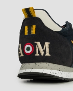 Кроссовки из текстиля