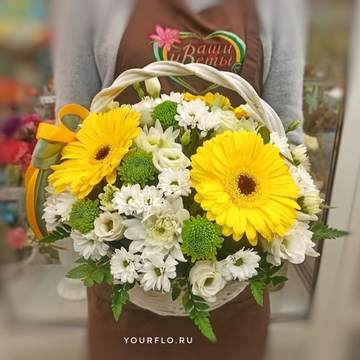 Корзина с герберами