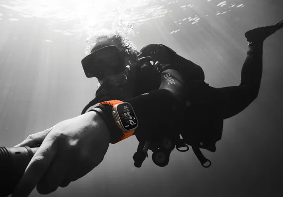 Часы Apple Watch Ultra 2 GPS + Cellular 49 мм, титановый корпус, ремешок Alpine Оливкового цвета,размер L