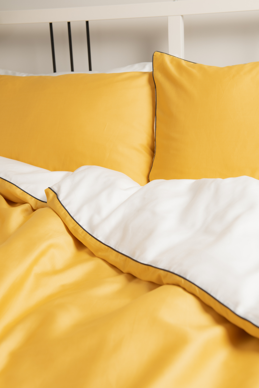 MOON 2 Наволочки, сатин желтый/белый