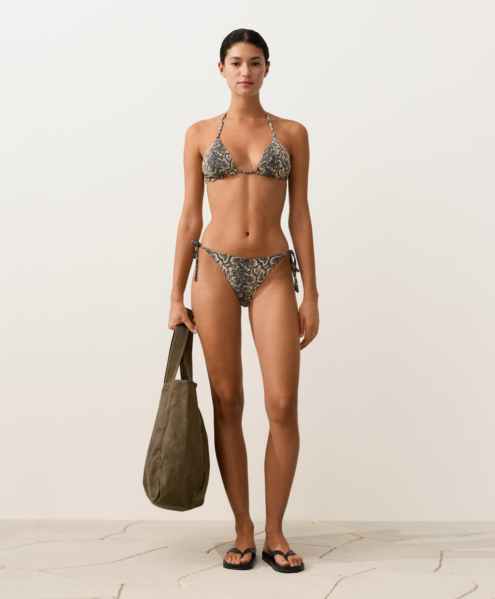 OYSHO Треугольный топ-бикини с анималистическим принтом, черный