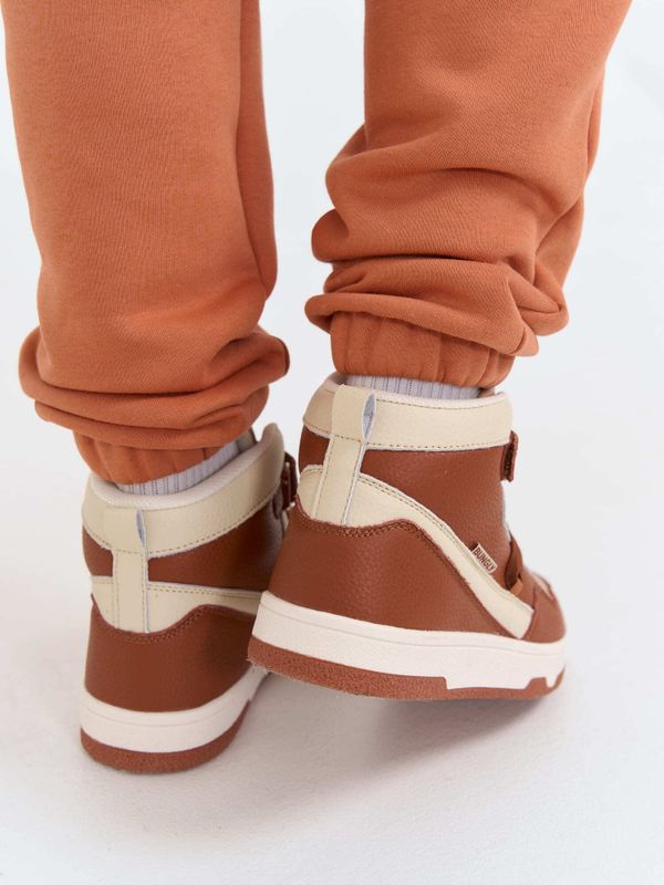 Кроссовки утепленные 