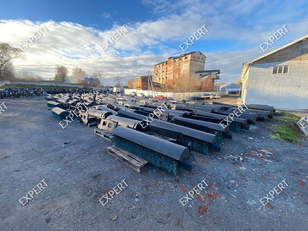 Щетка дорожная на Экскаватор-погрузчик Terex