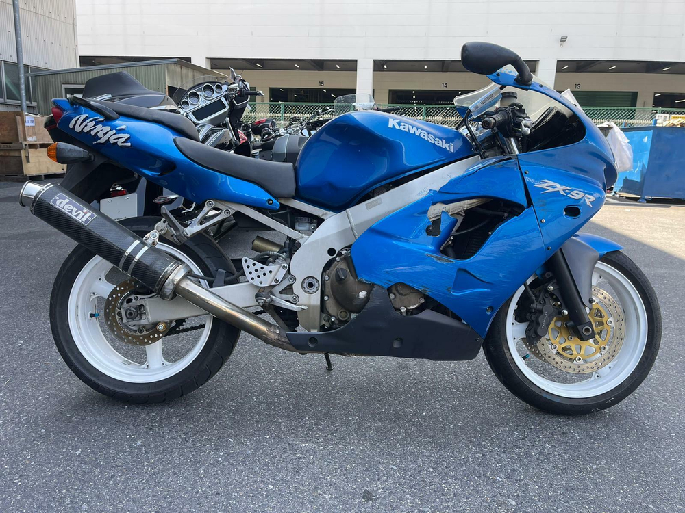 Kawasaki Ninja ZX-9R 041682