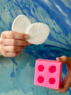 Молды силиконовые для лепки Клубники и земляники: листик с контуром и ягодки 4 шт / фактурная форма для листьев из полимерной глины, холодного фарфора, воска и фоамирана