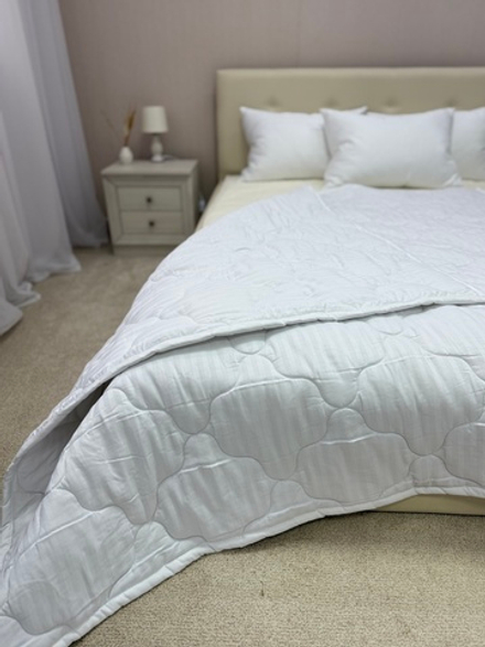 Одеяло всесезонное окантованое, хлопок, страйп-сатин, 300г/м2