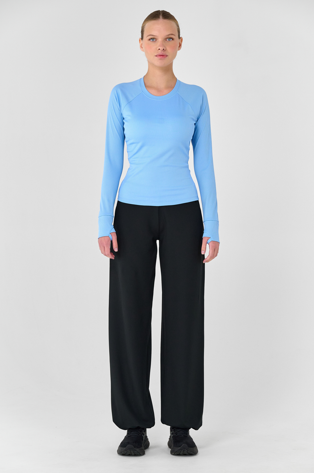 Брюки широкие с манжетами с карманами