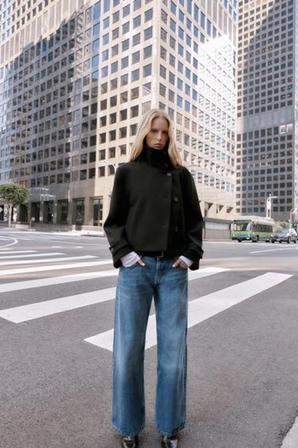 Короткий пальто с высоким воротником - ZARA