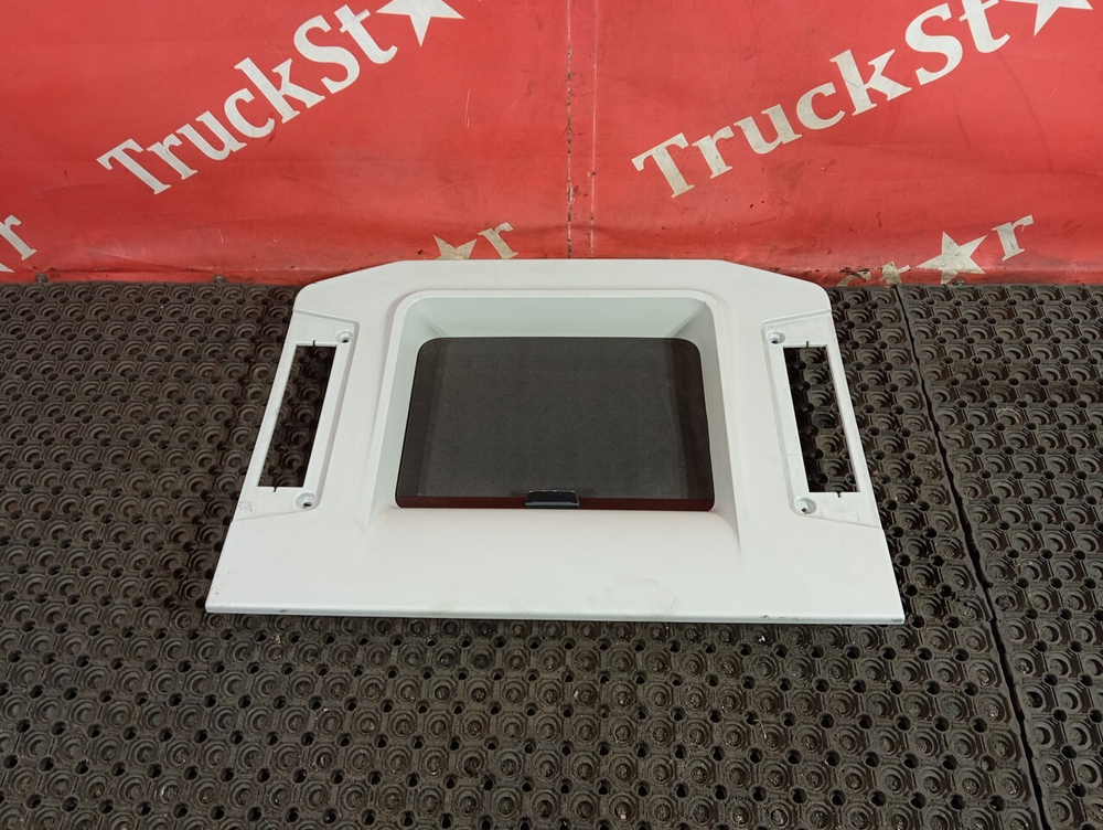 Накладка люка внутренняя 2016 г.