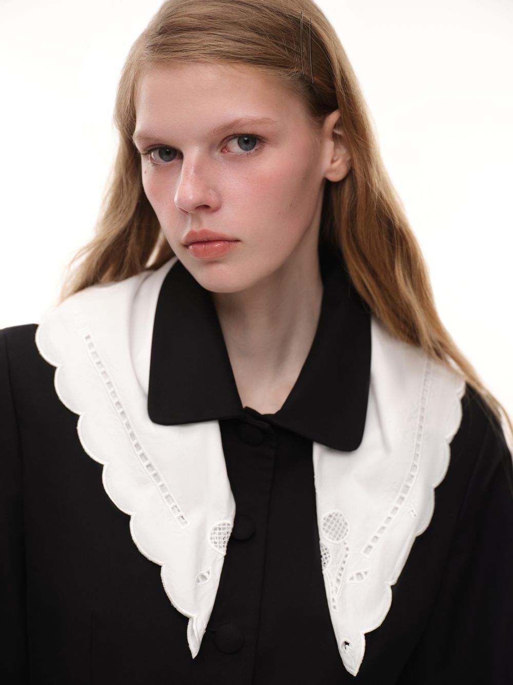 Платок с вышивкой (La Boheme), белый