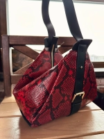 Женская красная сумка на плечо из натуральной кожи с тиснением питон