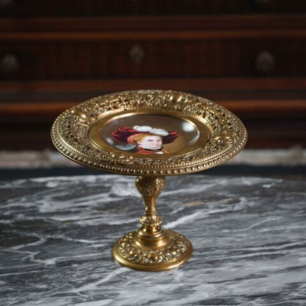 Декоративная фруктовница с портретной миниатюрой